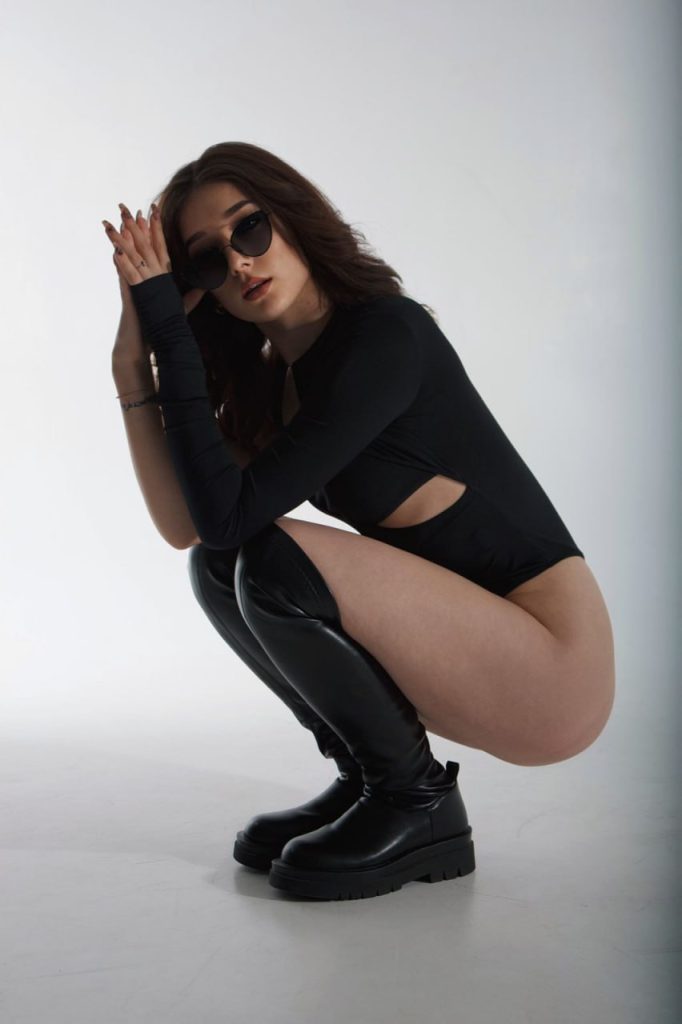 Ночной эскорт от Элизабет Питер