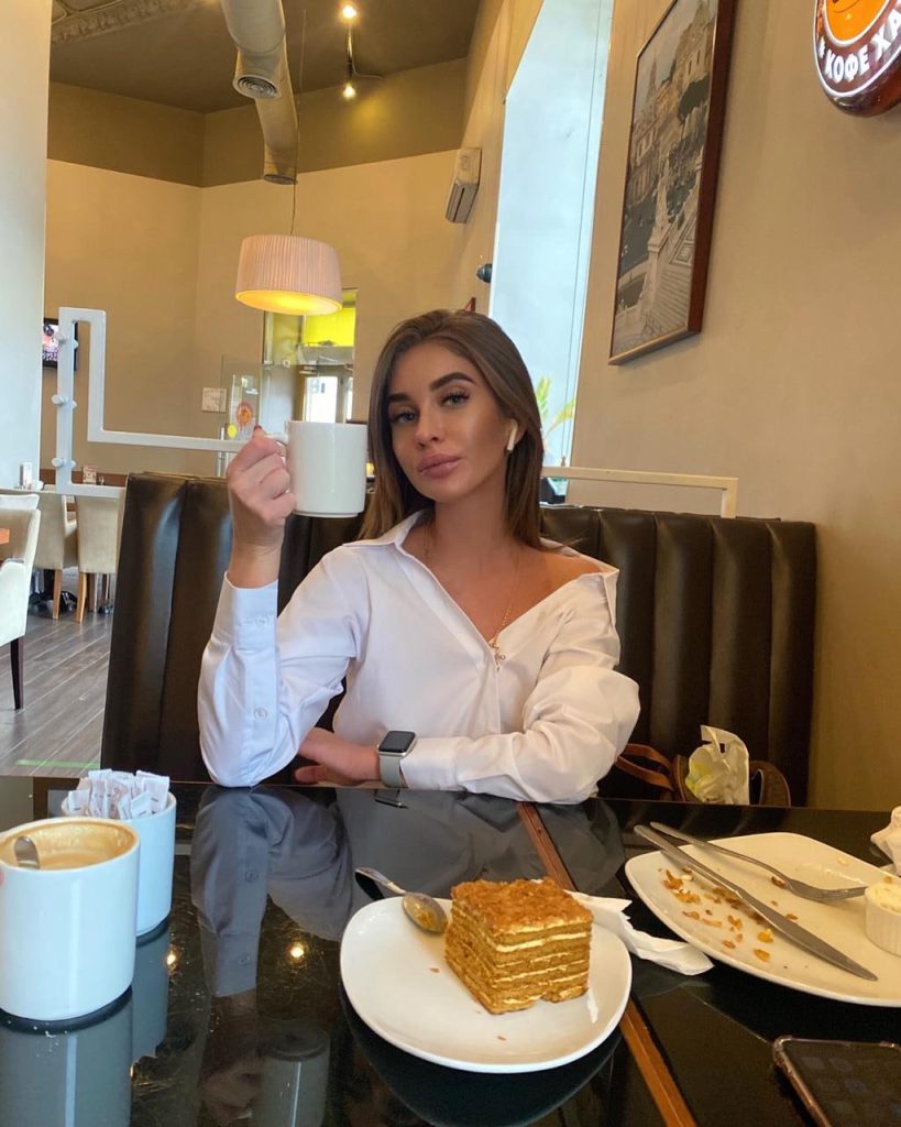 Лучшие эскорт услуги от Лика работает в Питере