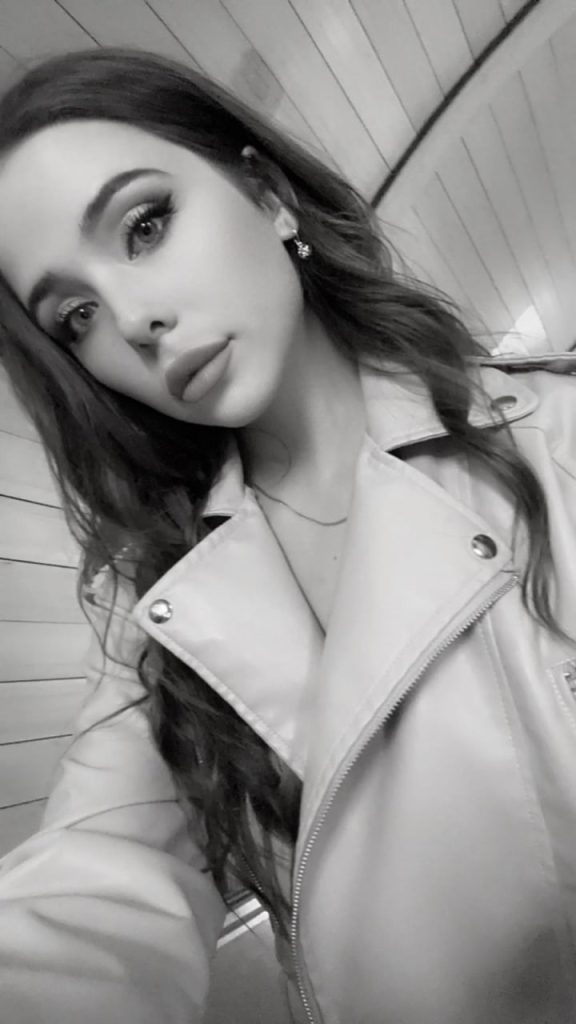 вип эскорт от  Холли в Питере